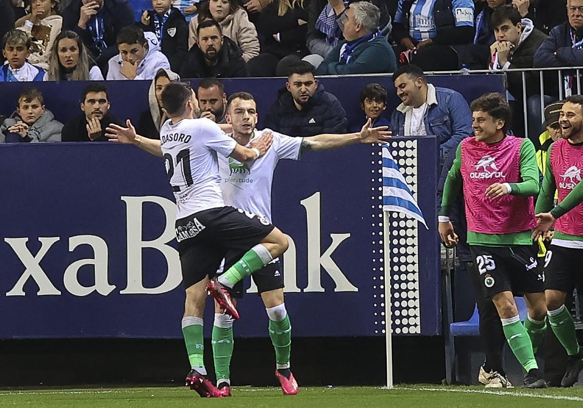 Íñigo Vicente celebra junto a Aldasoro, Marco Sangalli y Matheus Aiás.