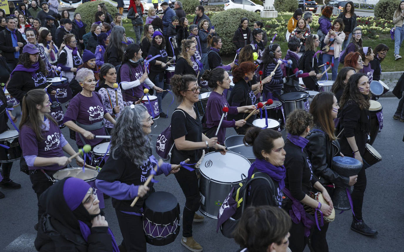 Los tambores de las Percumozas, que siempre forman parte de esta marcha, 