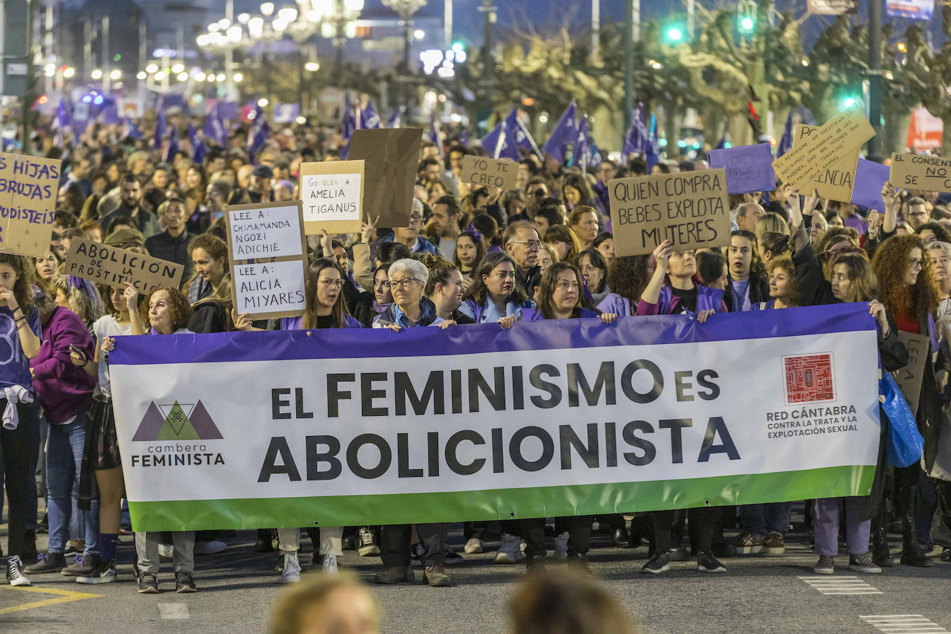 La agrupación feminista Cambera persigue la abolición del género y de todas las formas de violencia que sufren las mujeres por su sexo.