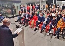 Acto de presentación de la candidatura de Josefina González en Los Corrales.