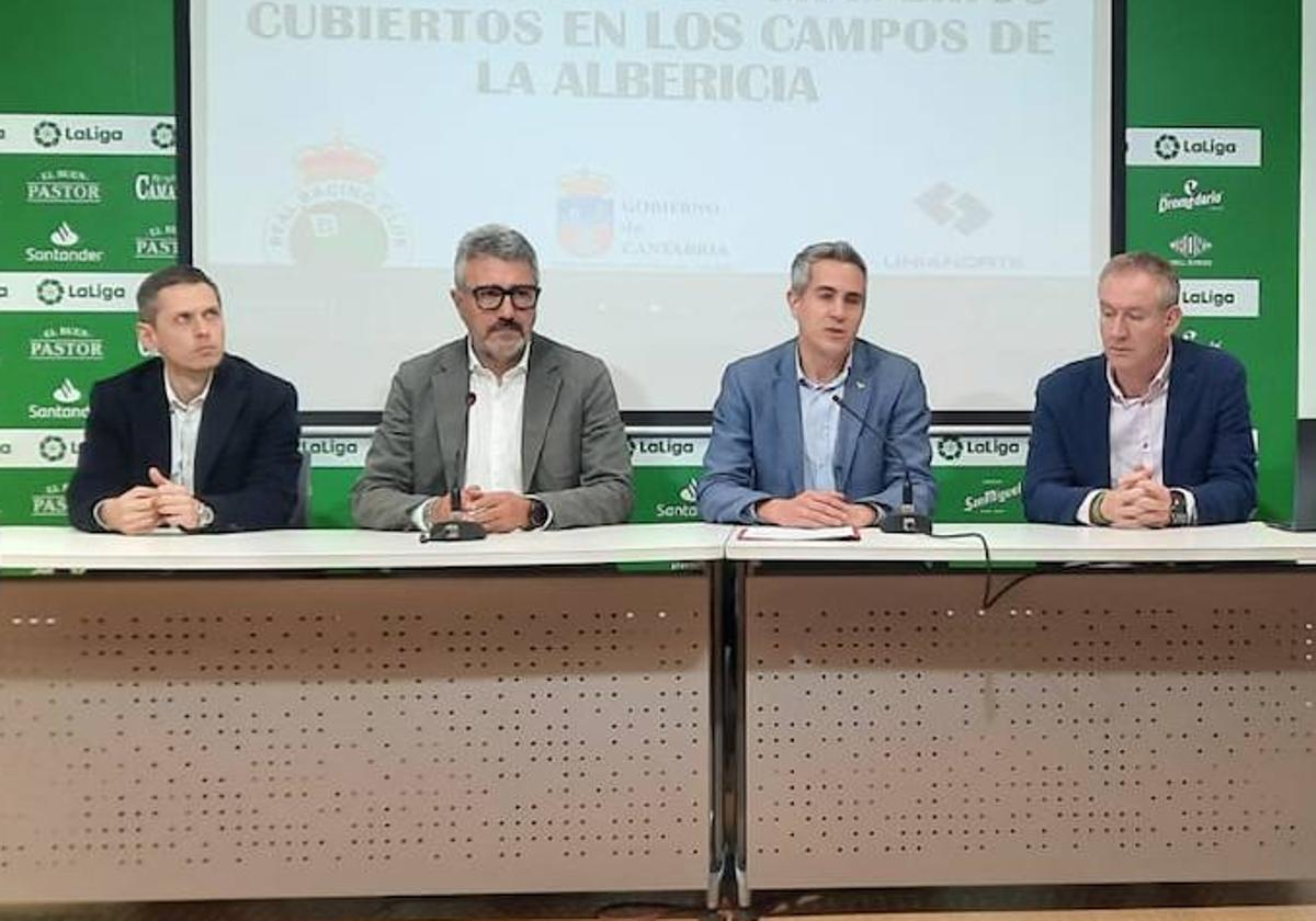 Mario Iglesias, Víctor Diego, Pablo Zuloaga y César Anievas, esta mañana en la Albericia.