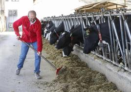 Ivón Entrecanales, de Granja Cudaña: «Incrementamos el precio porque ha subido el diésel, la luz, lo que comen las vacas... No es normal que haya leche a 59 céntimos. Ahora está en torno a 1 euro, lo lógico»