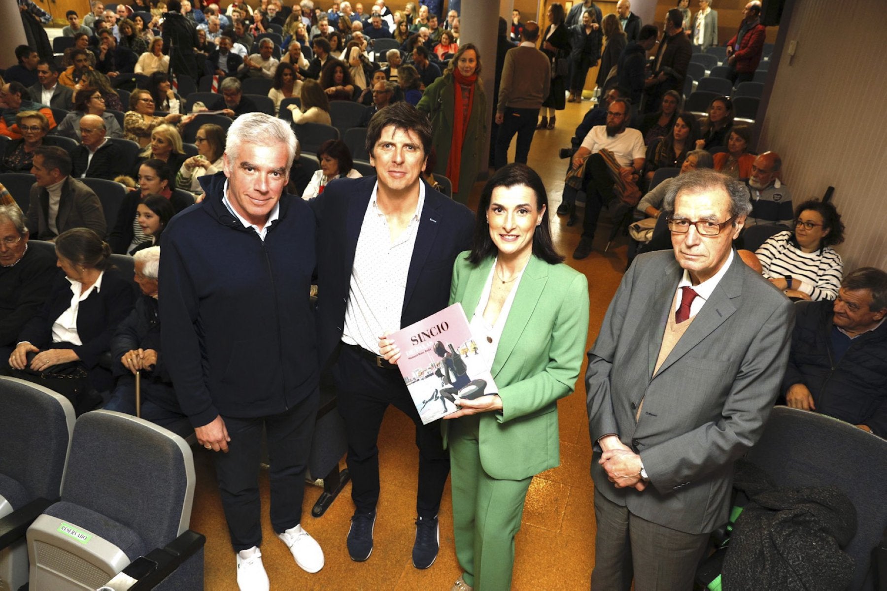 José María Fuentes-Pila, Manuel Ruiz, Gema Igual y Manuel Ángel Castañeda, en la presentación del libro en el Ateneo.