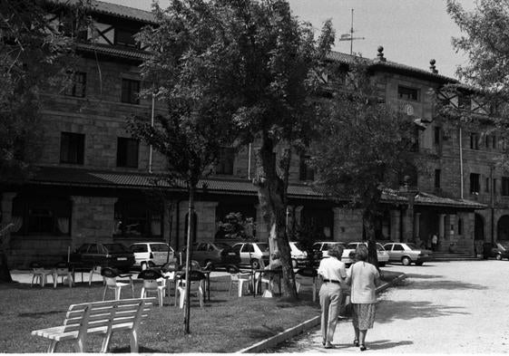 Instalaciones del Balneario de Corconte, en el límite meridional entre Burgos y Cantabria, a mediados de los 90.