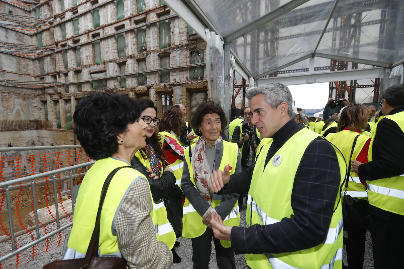 De izquieda a derecha, Paloma Botín, vocal de la Fundación Botín; Miriam Díaz, concejala de Turismo de Santander; Paloma O'Shea, presidenta de la Escuela Superior de Música Reina Sofía y Pablo Zuloaga, vicepresidente de Cantabria, .