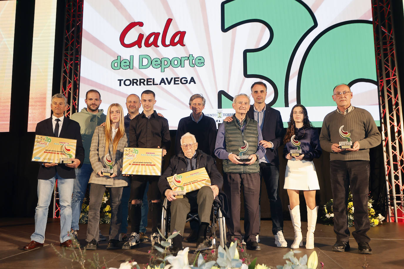 El centenario Jaime Asensio, en primer término.