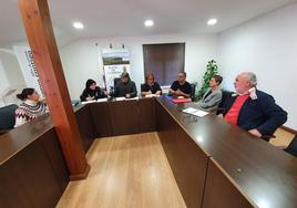 Reunión de la mesa de la Asociación para discutir las acciones a desarrollar.