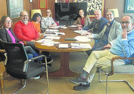 Foto del jurado, Lidia Liaño, Raúl Santos, Rosalía Blanco, Celia Macho, Ruth Villegas, Héctor Sáinz, Carlos Augusto Carrasco y Ángel García.