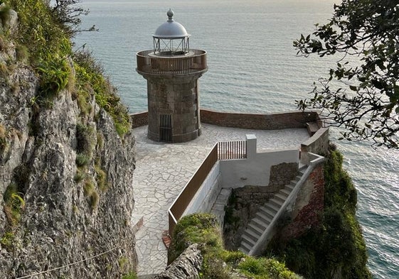 La nueva imagen que presenta el Faro del Caballo de Santoña.