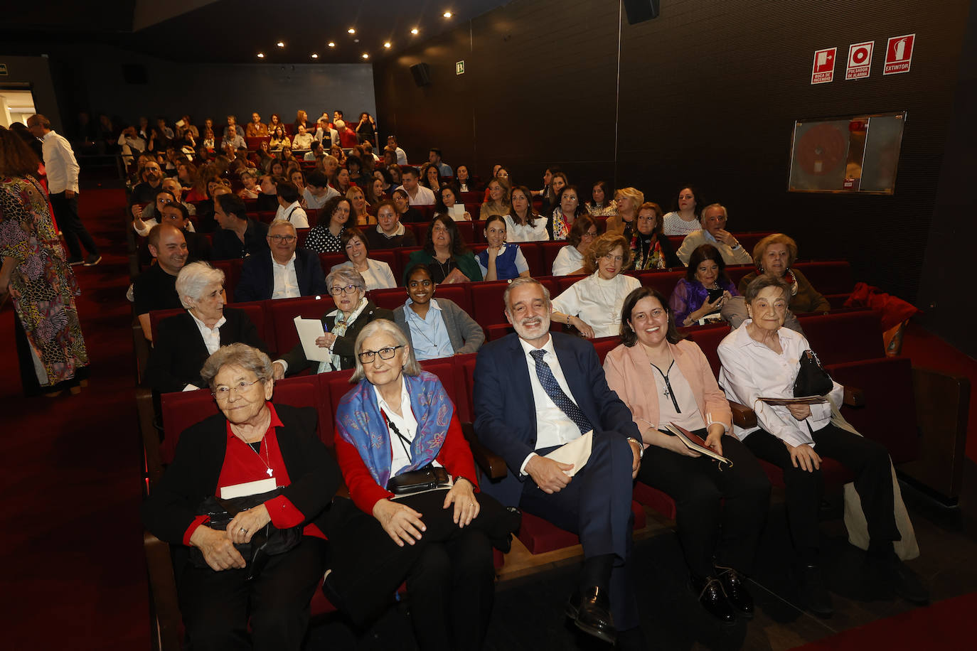 En el acto se han citado distintas generaciones de alumnos y profesores de los colegios de la Congregación.