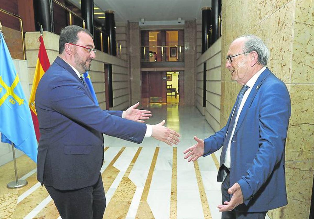 El presidente asturiano recibe al consejero Marcano.