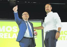 Javier López Marcano y su hijo, Javier López Estrada, durante el acto celebrado este jueves.