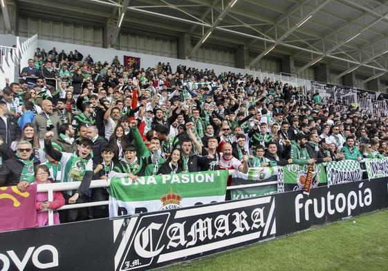 Zona de El Plantío reservada a la hinchada cántabra.