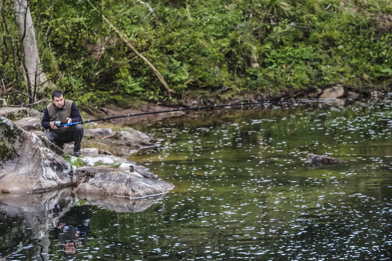 Otro aficionado a la pesca en el Pas, que en los dos últimos años ha dado el campanu de Cantabria