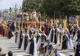 La procesión del Domingo de Ramos a su paso por Calvo Sotelo