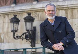 Miguel Saro, fotografiado en el entorno del Mercado de la Esperanza.