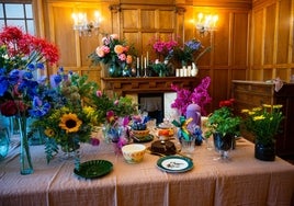 Vista de la merienda de Pascua en el Palacio de la Magdalena.