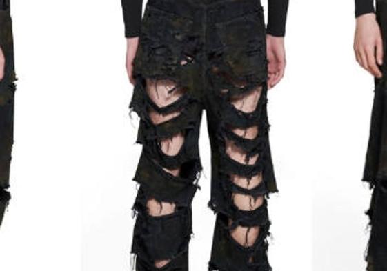 Pantalones baggy super destroyed en negro de Balenciaga.