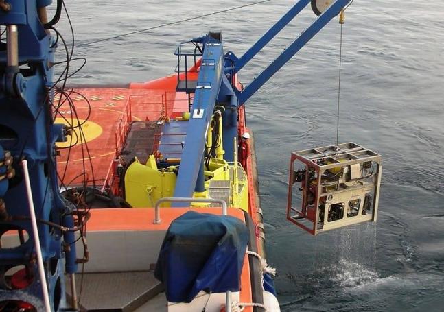 El ROV Comanche en plena acción, este domingo.