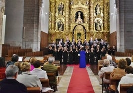 La Coral anfitriona llenó el templo de Las Caldas esta Semana Santa.