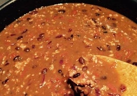 Chili con carne y con caricos, receta de Ricardo Ezcurdia.