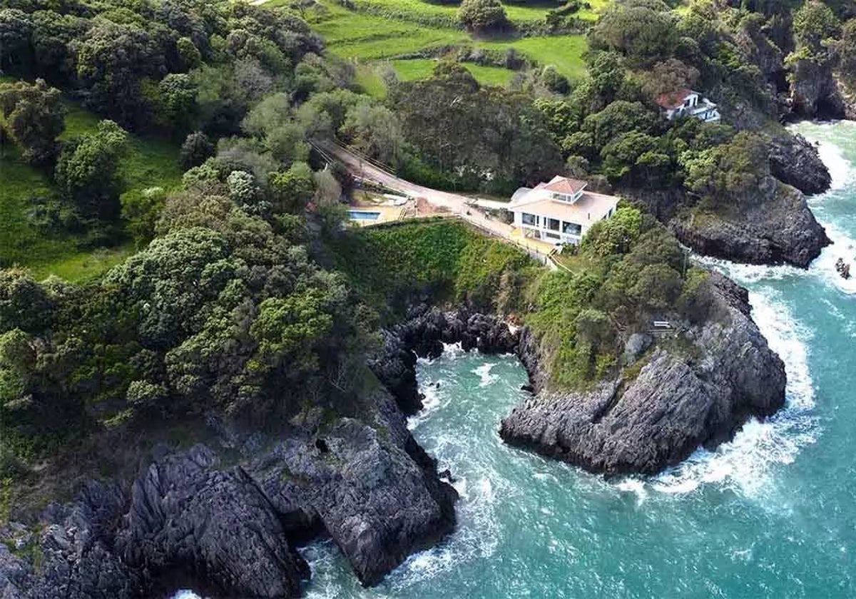 DLujo se adentra en &#039;La Península&#039;, la casa que mira al Cantábrico y a la ría de Tina Menor