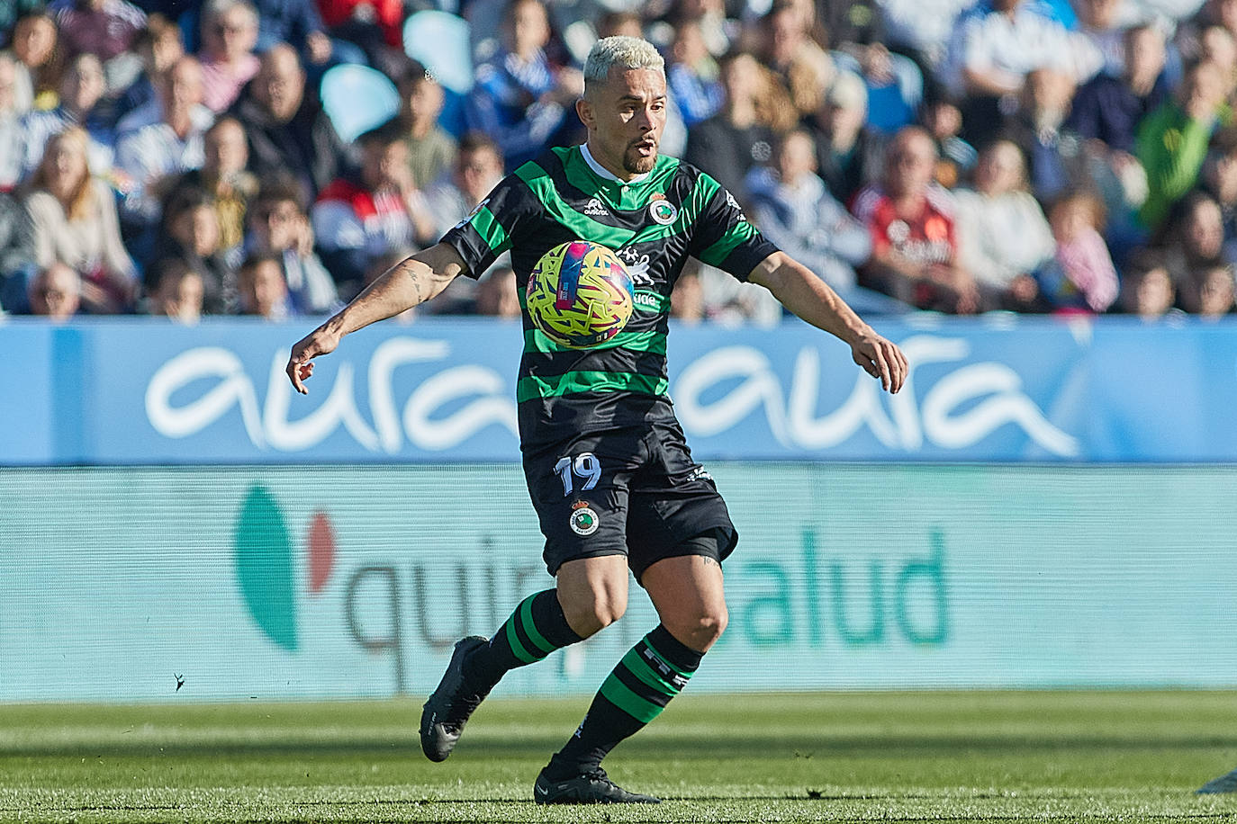 Matheus Aiás, que fue titular en la delantera, fue sustituido en el minuto 24 tras la expusión de Parera