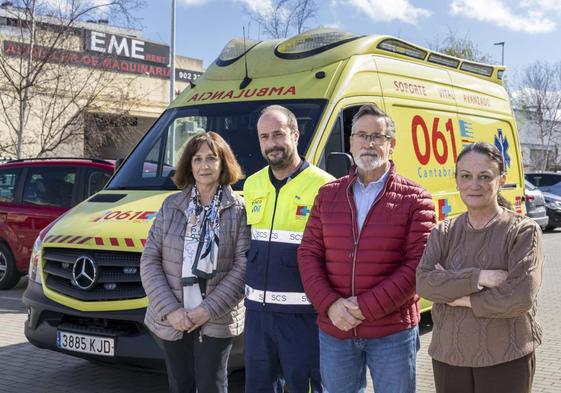 Mar Terán, Roberto Acereda, Fernando Bárcena y Silvia Rodríguez trabajan en el 061 desde el inicio del servicio hace 25 años.