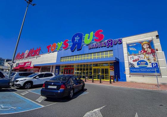 La tienda que Toys R Us tiene en Santander abrió al público por última vez el pasado día 15 de abril.