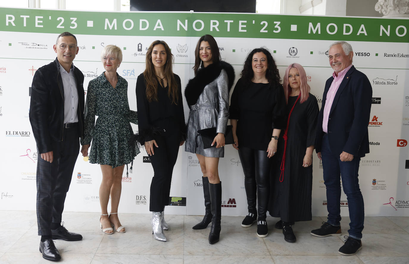 Ramón Ezkerra, Pilar Alonso, Sofía Palencia, Luz Uribe, Carmen Ealo de Saa, María José Pereda de Castro y Héctor Moreno.