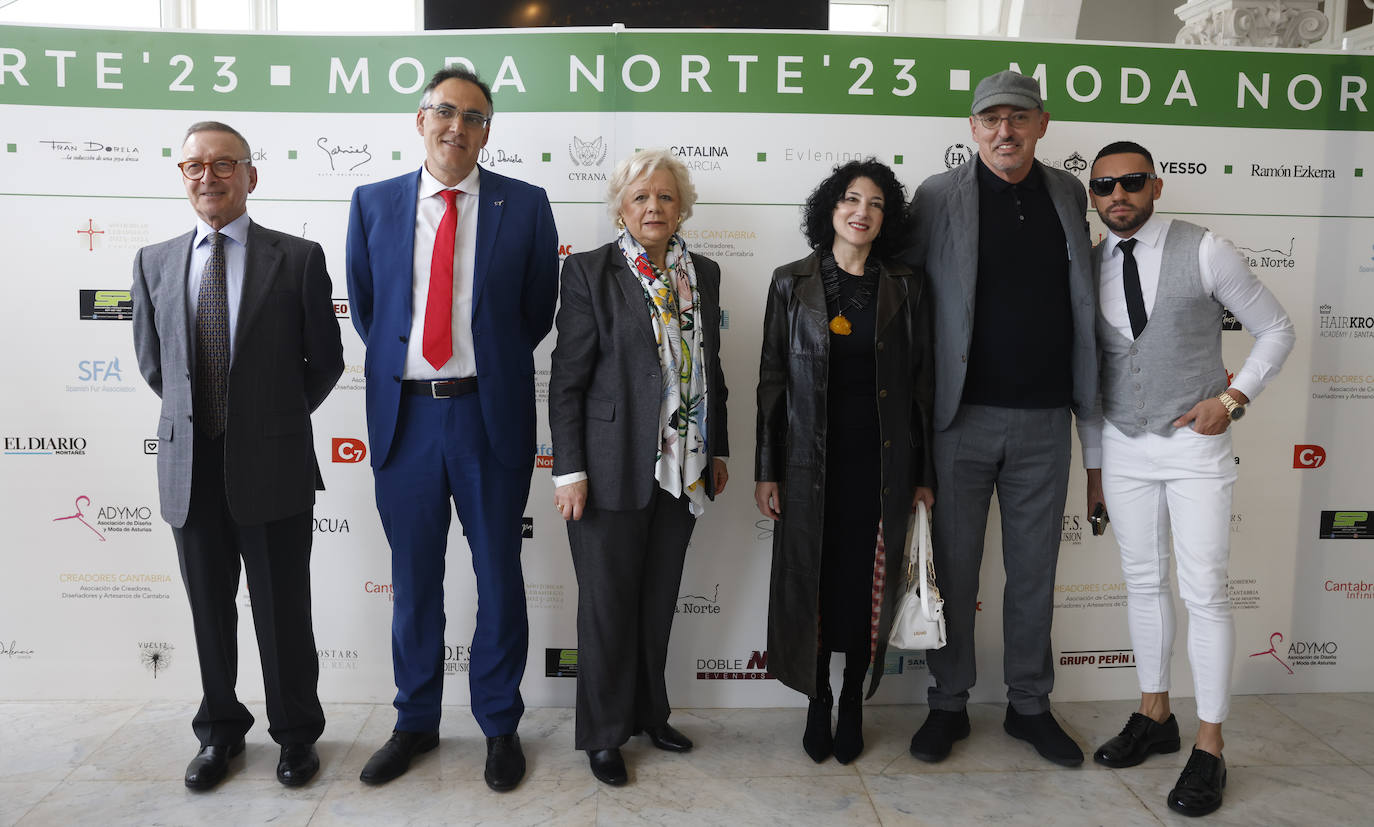 Victor Manuel del Carmelo, Raúl Pesquera, Montse Saez, Claudia Iza, Jorge Oliveira y Santi Martino.