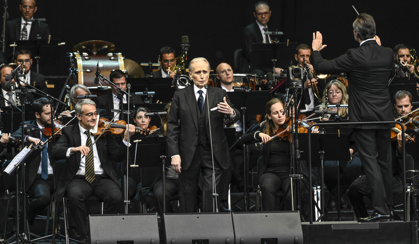 Josep Carreras en plena actuación.