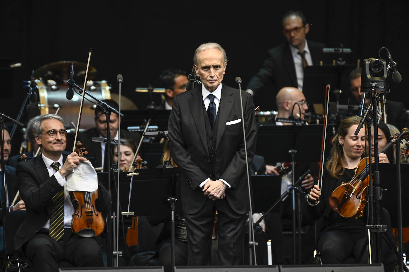 Josep Carreras en plena actuación.