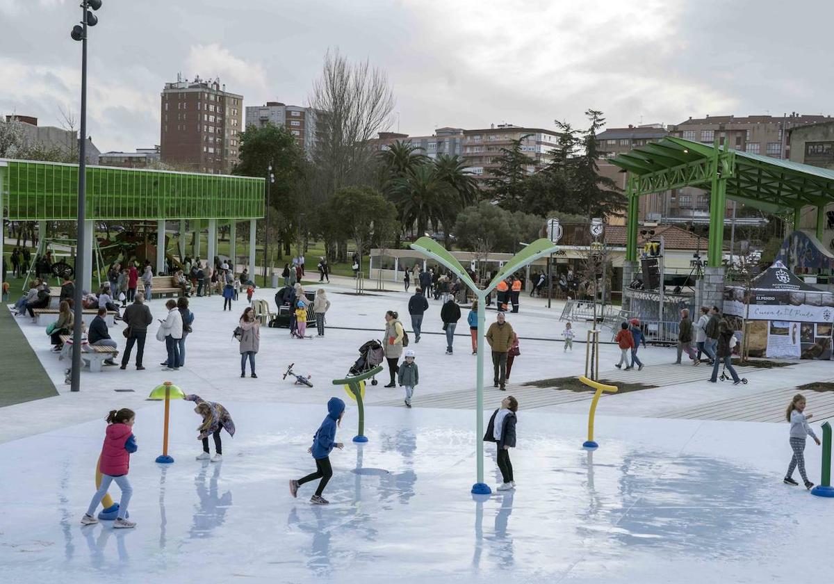 El parque de Cros, que recientemente fue remodelado.