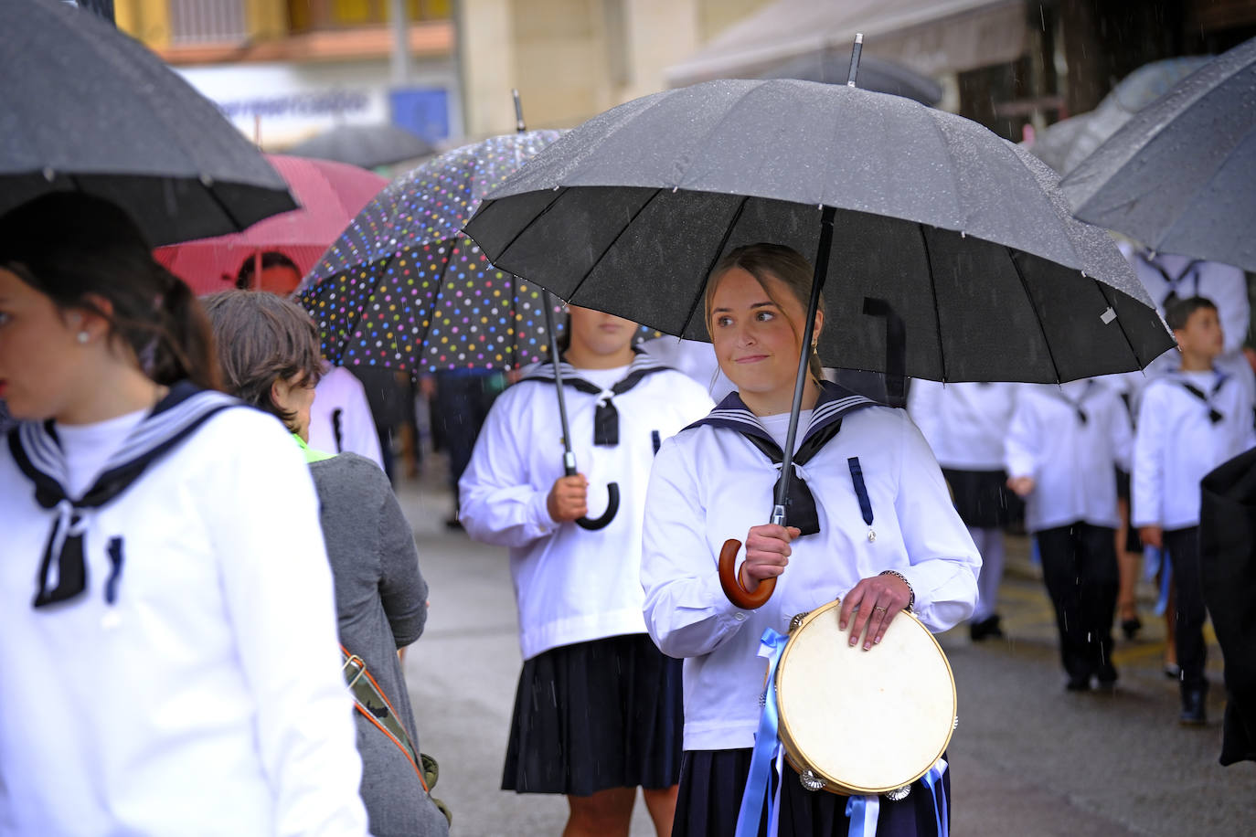 La lluvia fue protagonista durante gran parte de la fiesta.