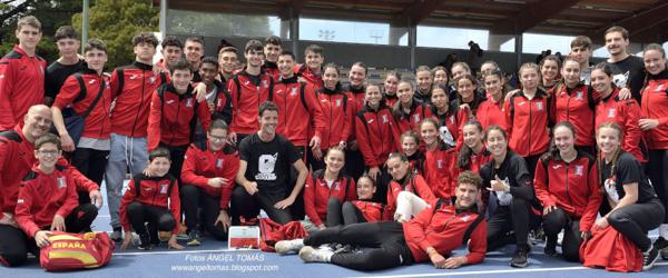 Foto de grupo del Atletismo Camargo, campeón en categoría masculina.