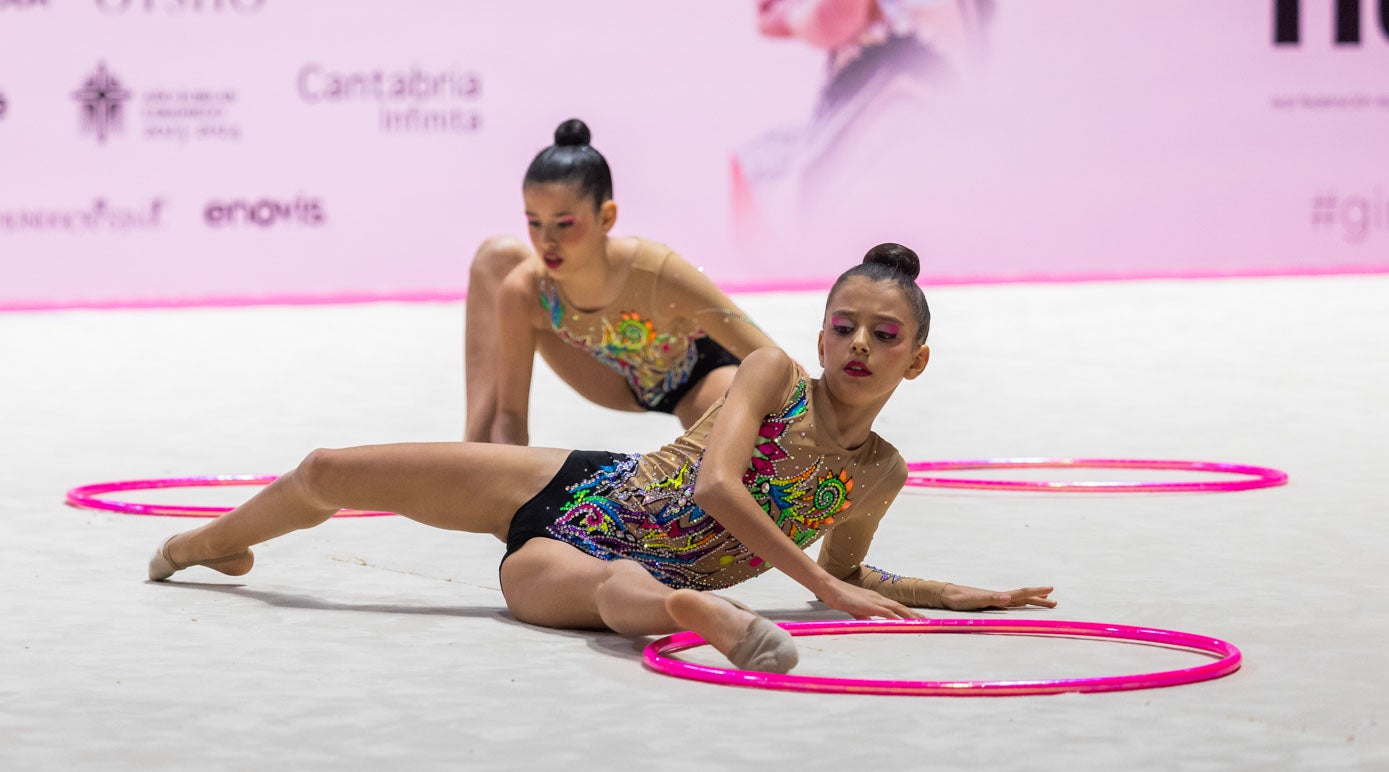 La concentración de las gimnastas es máxima durante el ejercicio. Es el momento culminante de la temporada.