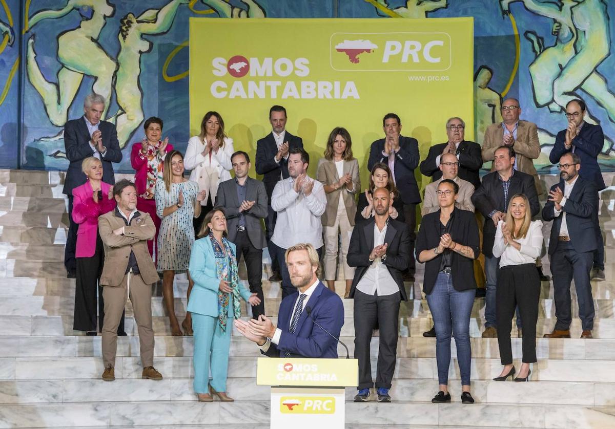 Felipe Piña y su equipo, en la sala María Blanchard del Palacio de Festivales de Santander.