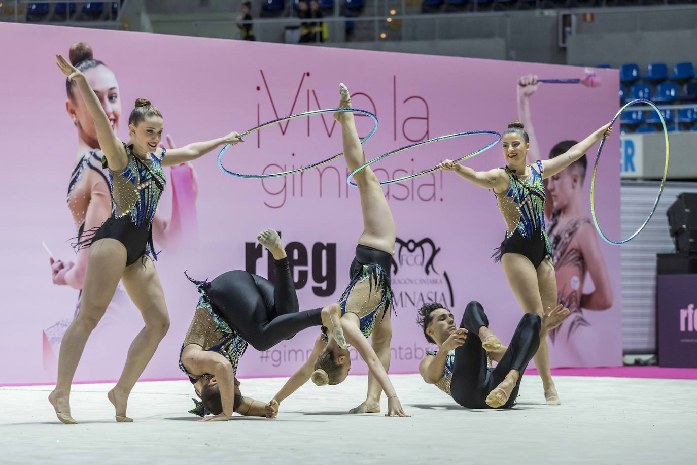 Uno de los equipos mixtos en esta Copa de España de conjuntos. Poco a poco, hay más presencia masculina en los campeonatos de gimnasia.