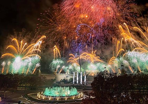Imagen de archivo de un espectáculo organizado por la empresa francesa Groupe F en el Parque Montjuïc, en Barcelona. f