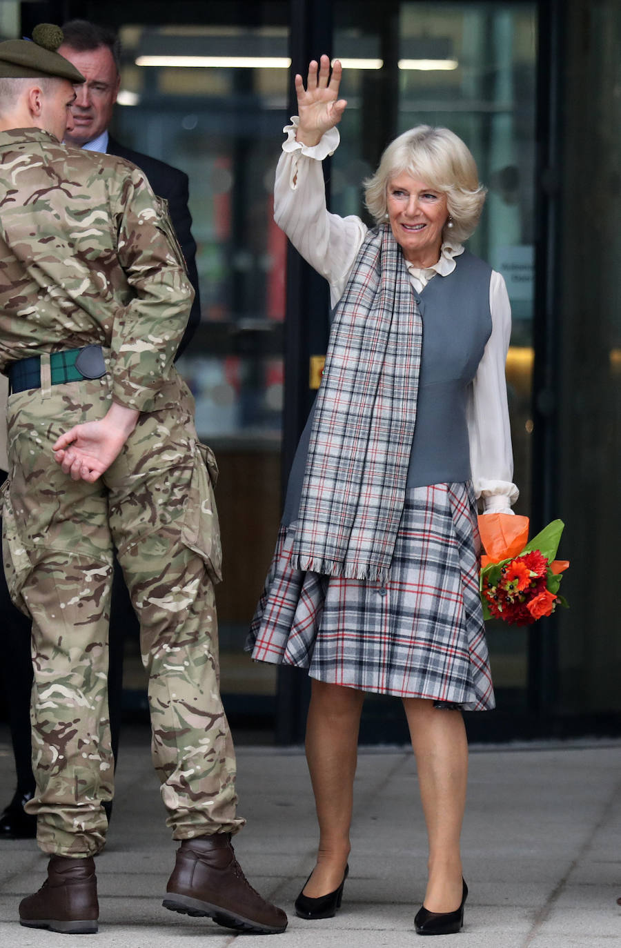 En una de sus visitas a Escocia, no dudó en lucir una típica falda de cuadros escoceses.