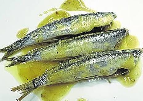 Imagen secundaria 1 - Bocartes al horno con salsa, y salpicón de marisco.