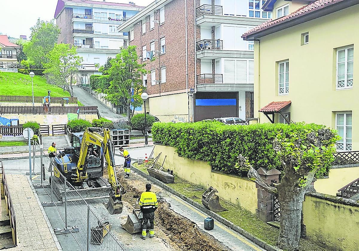 Inicio de los trabajos en la calle Río Escudo del barrio de La Barquera.