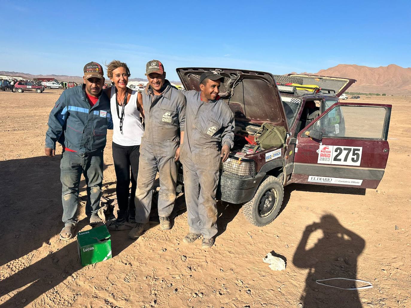 Si Eva ha roto tantas ruedas y llantas ha sido por cómo se han tomado esta aventura. La organización y los mecánicos llamaban a nuestro panda 'La bola de fuego'. Estamos muy contentas por recibir las felicitaciones de todos los mecánicos y participantes.