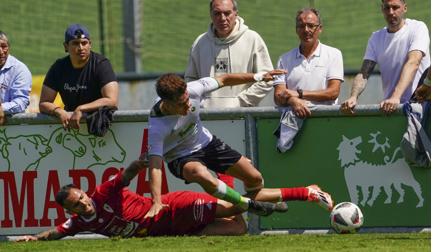 Los verdiblancos pelearon por cada balón, conscientes de la  importancia de lograr los tres puntos. 