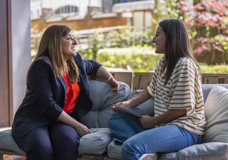 Momentos de la conversación entre María José y su hija, Araceli.