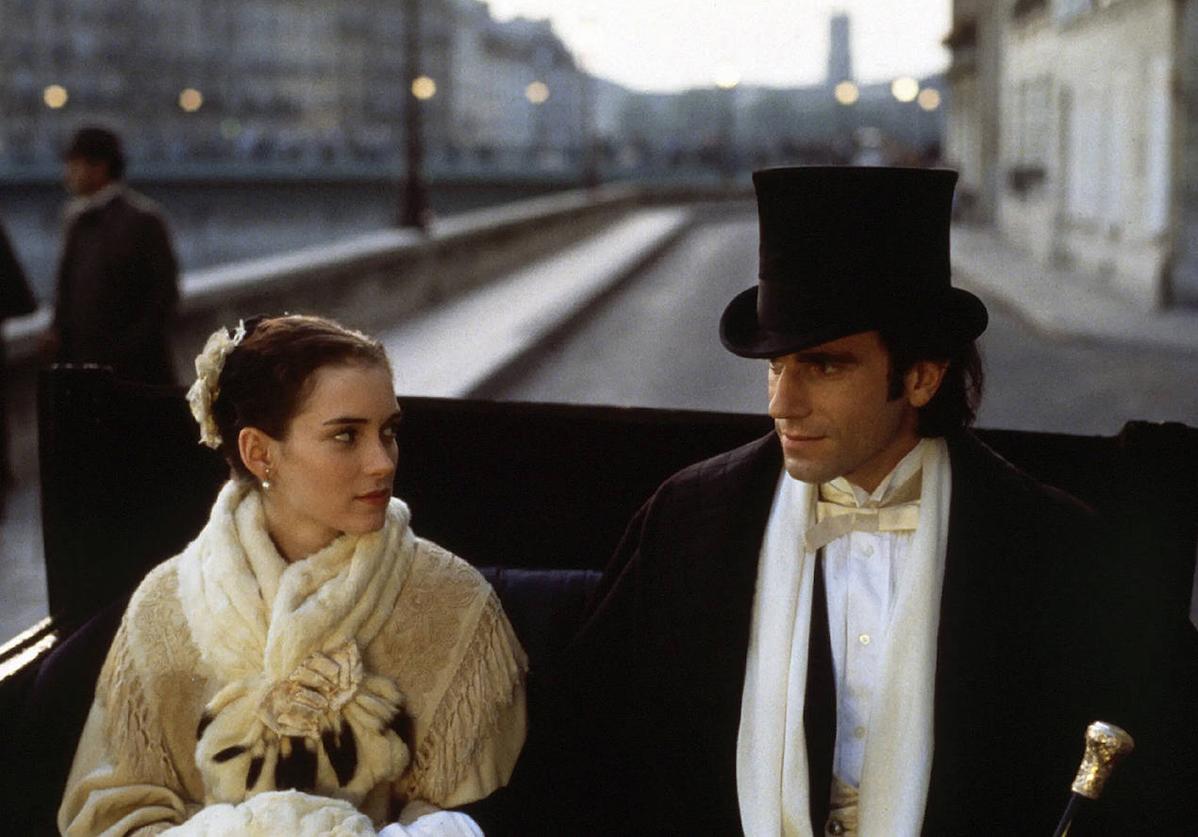 Winona Ryder y Daniel Day-Lewis, en el filme.