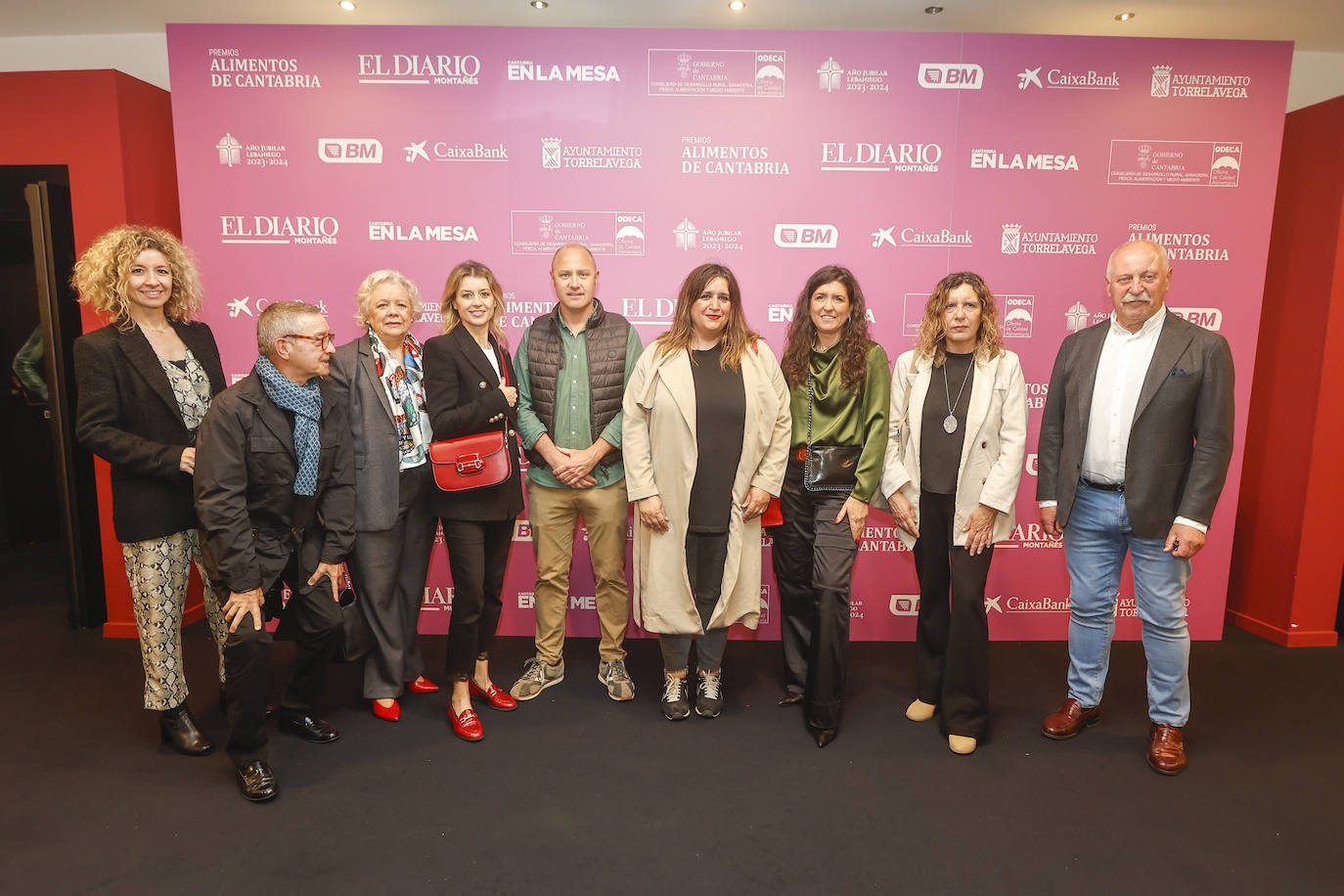 Virginia Martínez, Víctor Martínez, Montserrat Saiz, Vanesa Martínez, Pedro González, Vanesa Balaguer, Ana Manrique, Carmen Fernández y José Miguel Barrio.