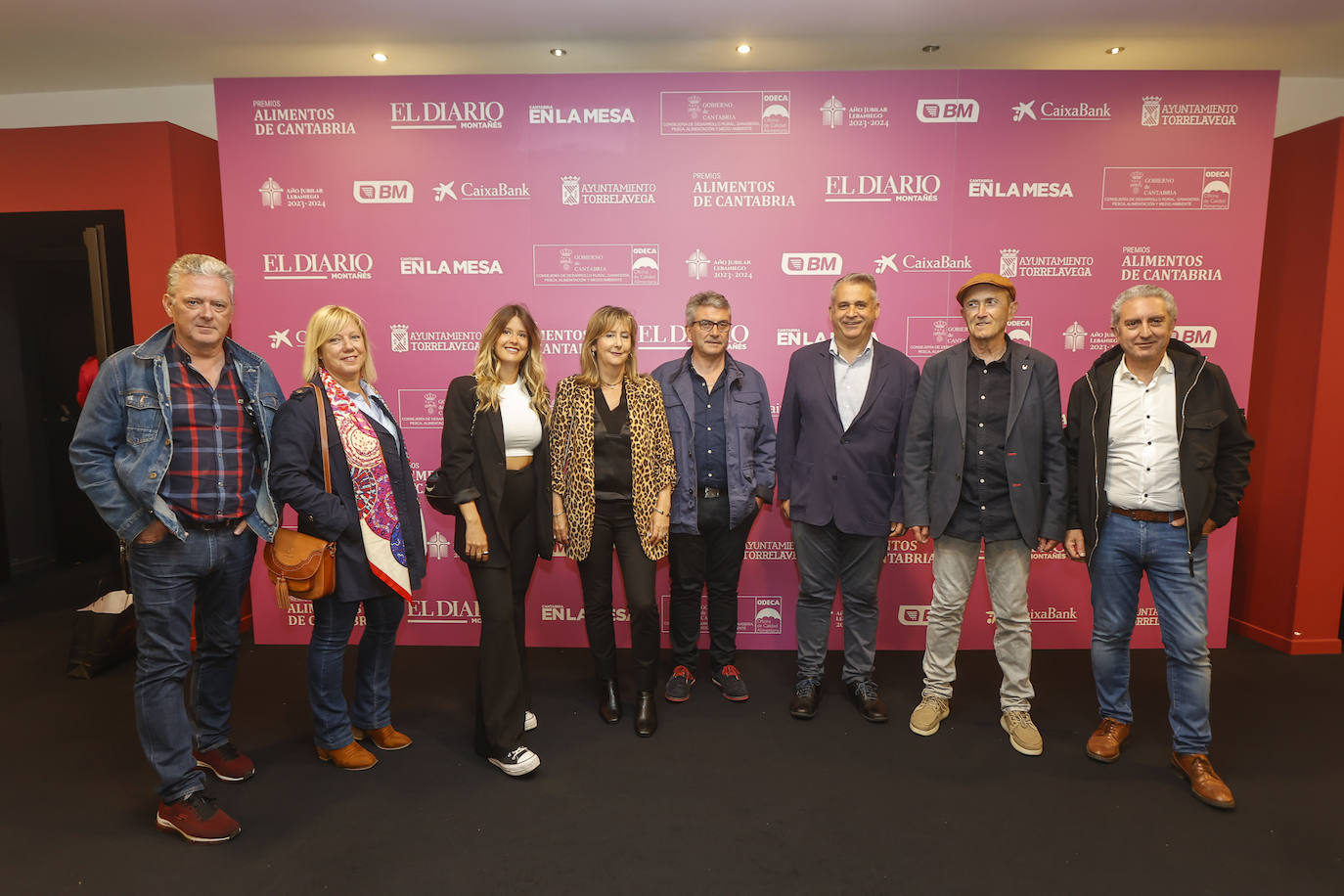 Santiago Alonso, María José Madrazo, Alicia San Martín, María Ángeles Sainz, Tonino San Martín, Baldomero Brigido, Ángel Luis Gómez y Manuel Alarcón. 