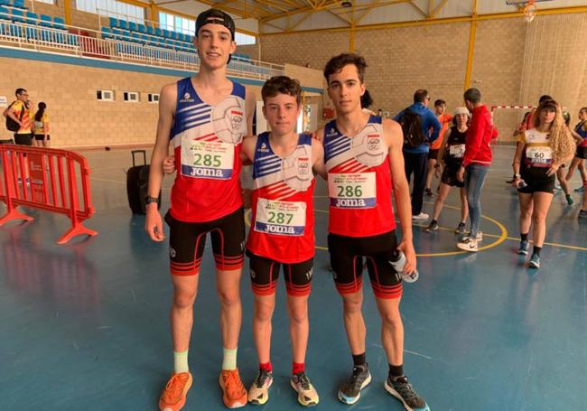 Los sub20 Alejo Sánchez, Pablo White y Marcos Villamuera.